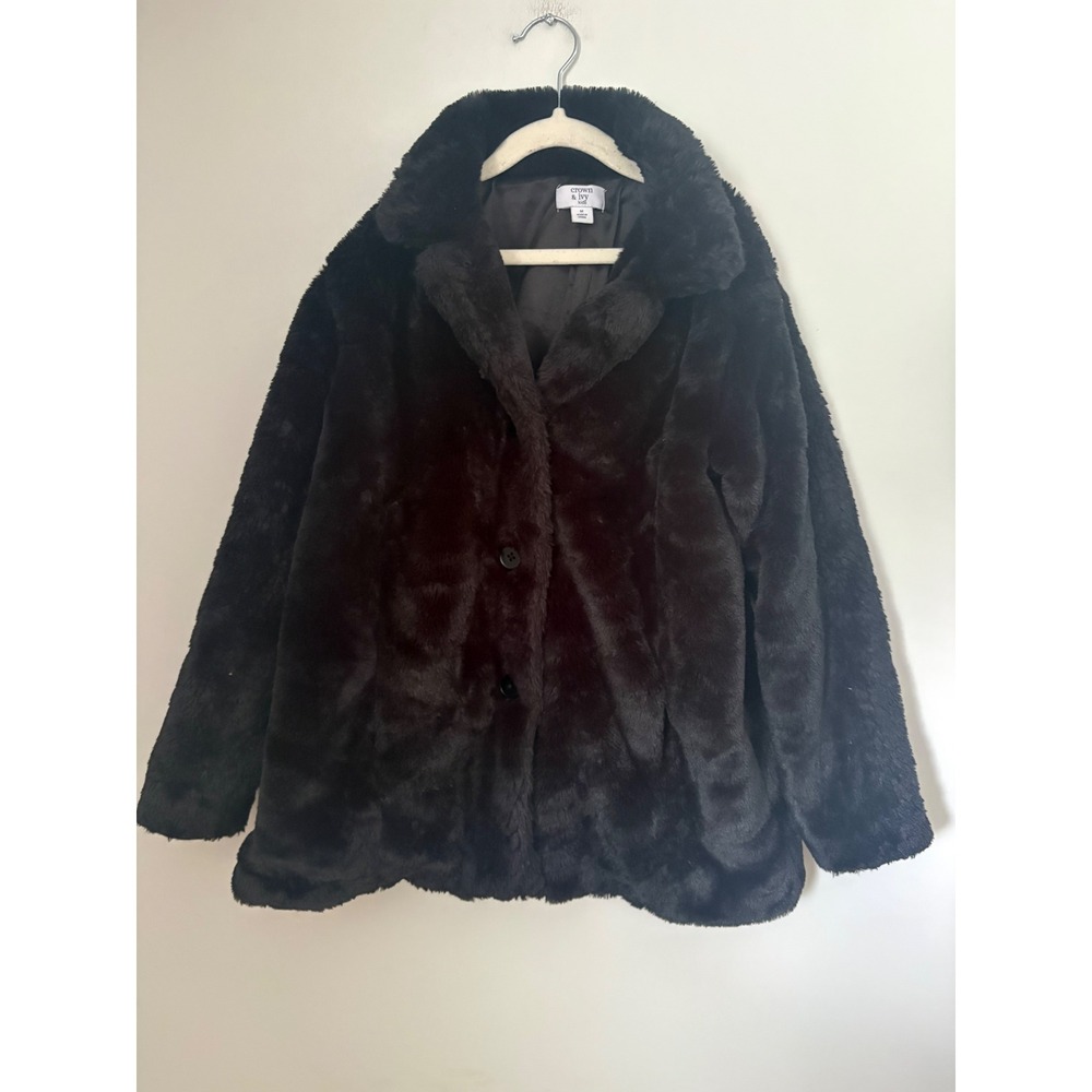 Crown & Ivy Kids Black Faux Fur Coat Girls Size Medium Button Front Jacket